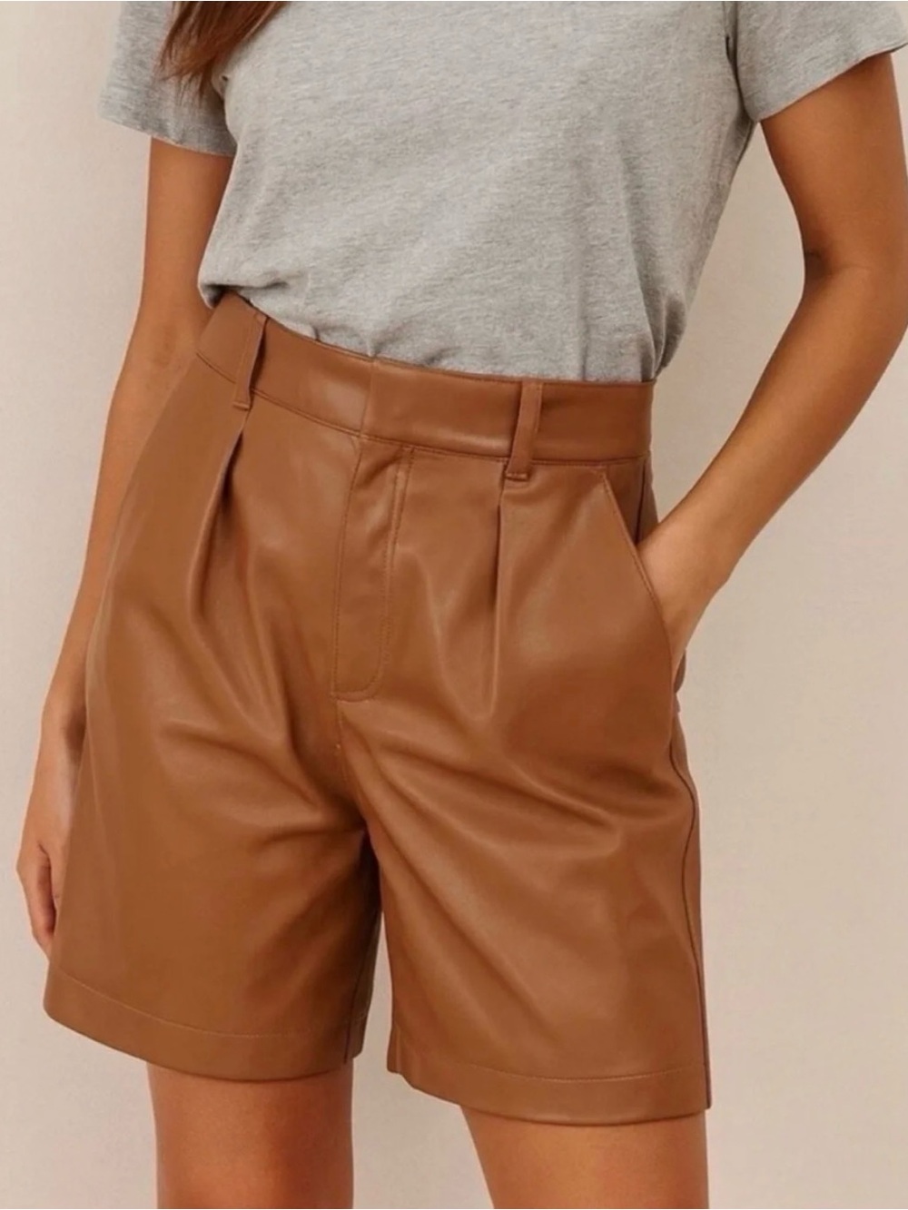 Abercrombie & Fitch High-Rise Vegan Leather Shorts in Warm Caramel XXS